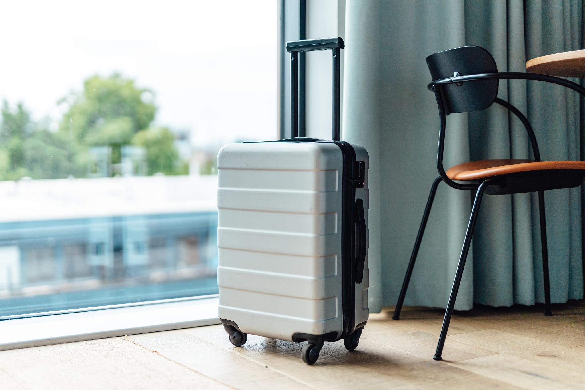 電動行李箱為何不讓帶上公交車？一文了解攜帶含鋰電池物品規定