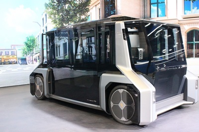 進博會 以“智慧+綠色”繪就可持續發展新畫卷，智能電動行李箱引領潮流